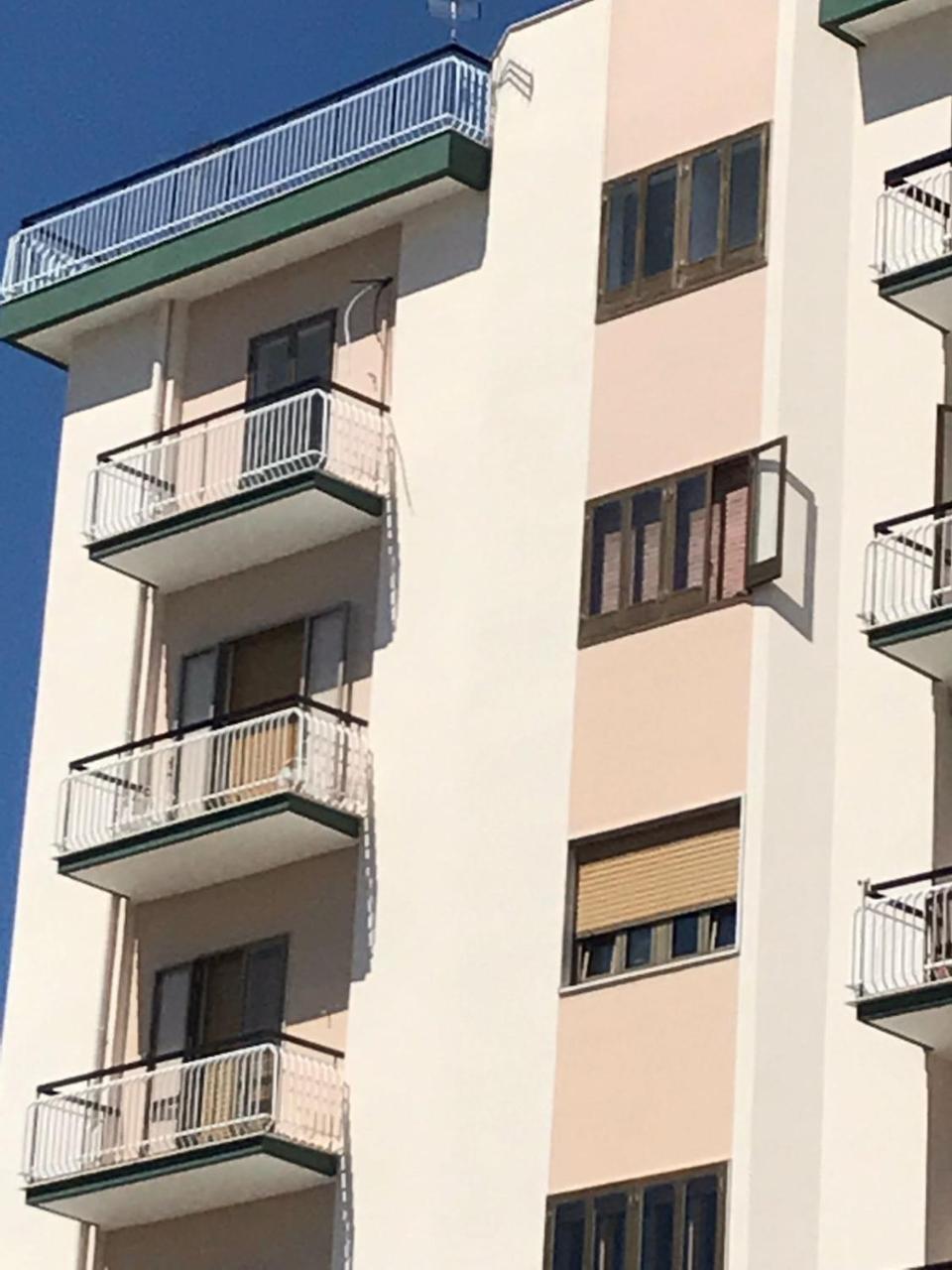 B&B Piazza Marconi マンフレドーニア エクステリア 写真